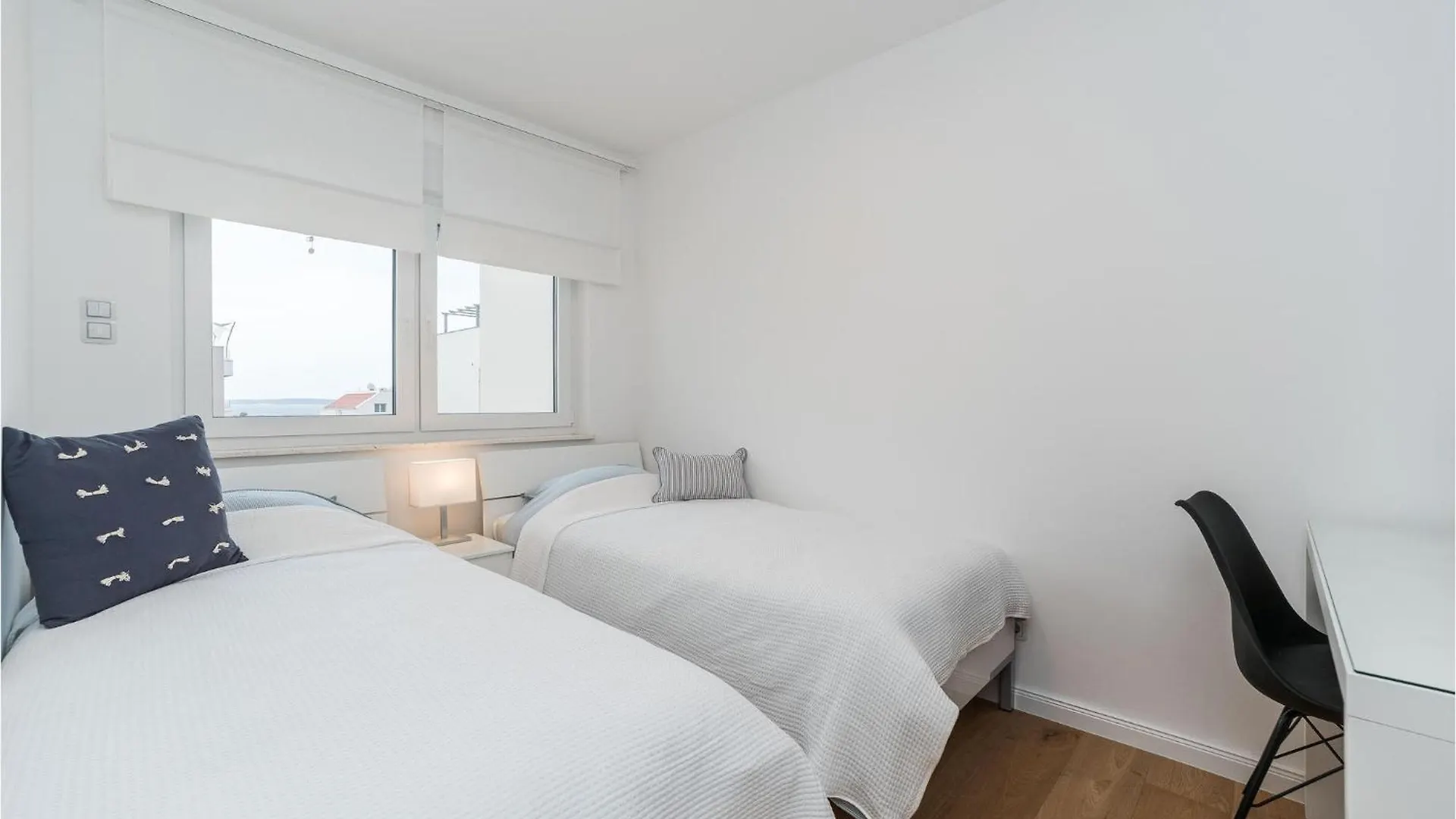 3 Bedroom Gorgeous Apartment In Mandre Croatia