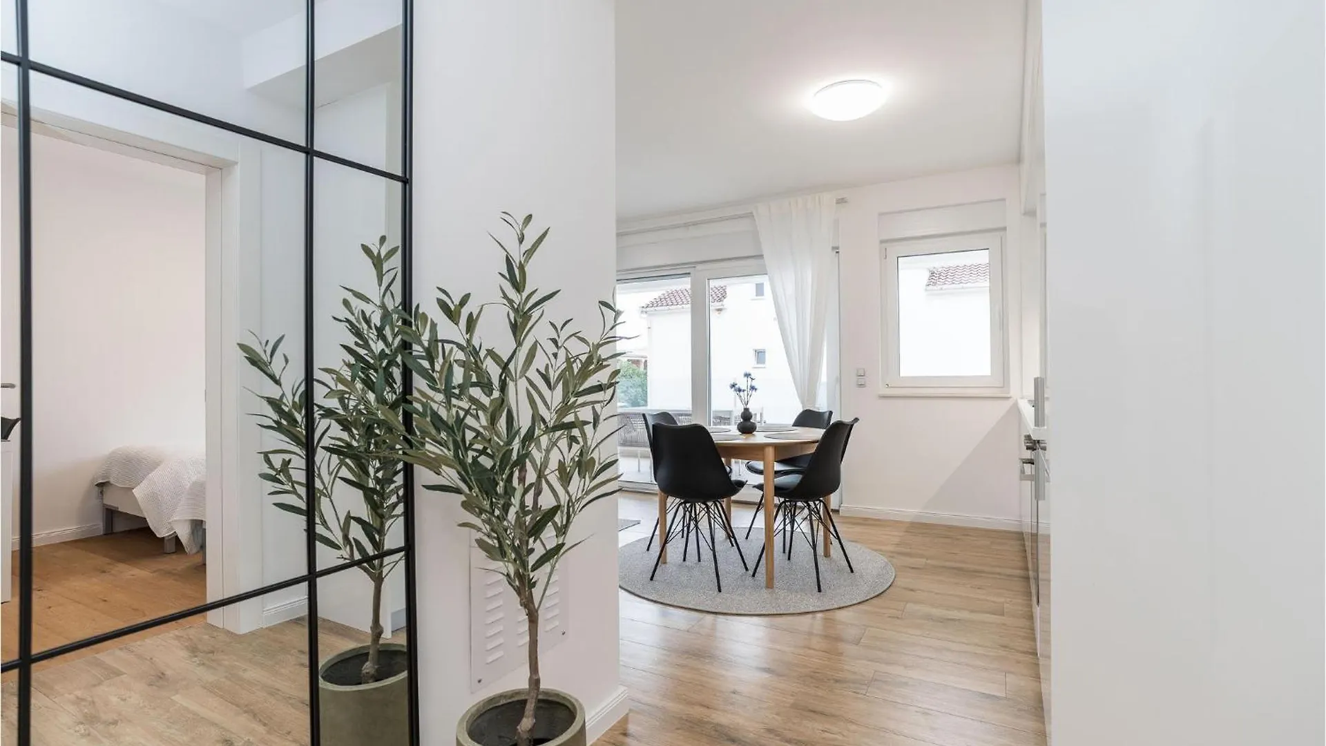 3 Bedroom Gorgeous Apartment In Mandre